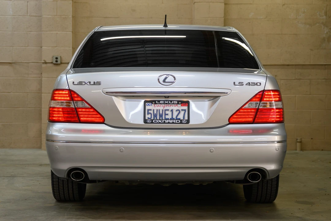 2006 Lexus LS 3rd Gen - Image 17 of 31