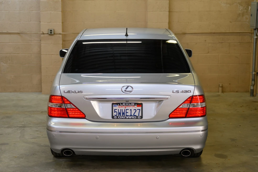 2006 Lexus LS 3rd Gen - Image 16 of 31