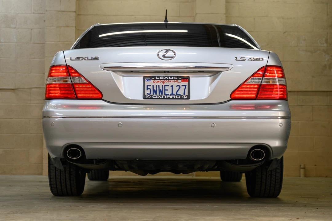 2006 Lexus LS 3rd Gen - Image 18 of 31