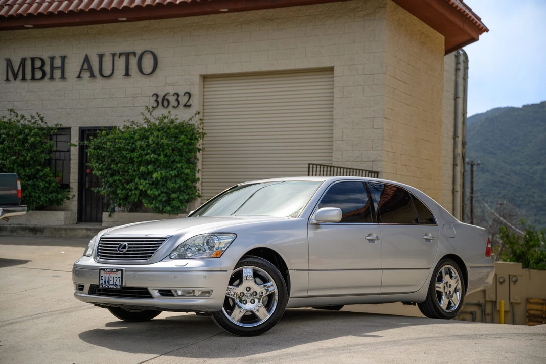 2006 Lexus LS 3rd Gen - Image 2 of 31