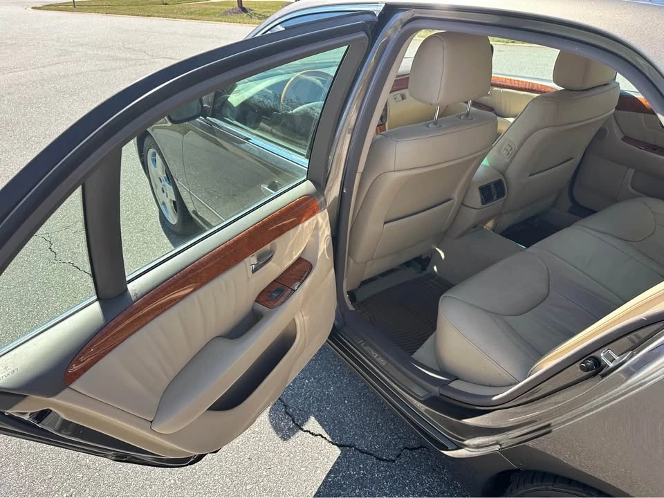 2006 Lexus LS 3rd Gen - Image 7 of 10