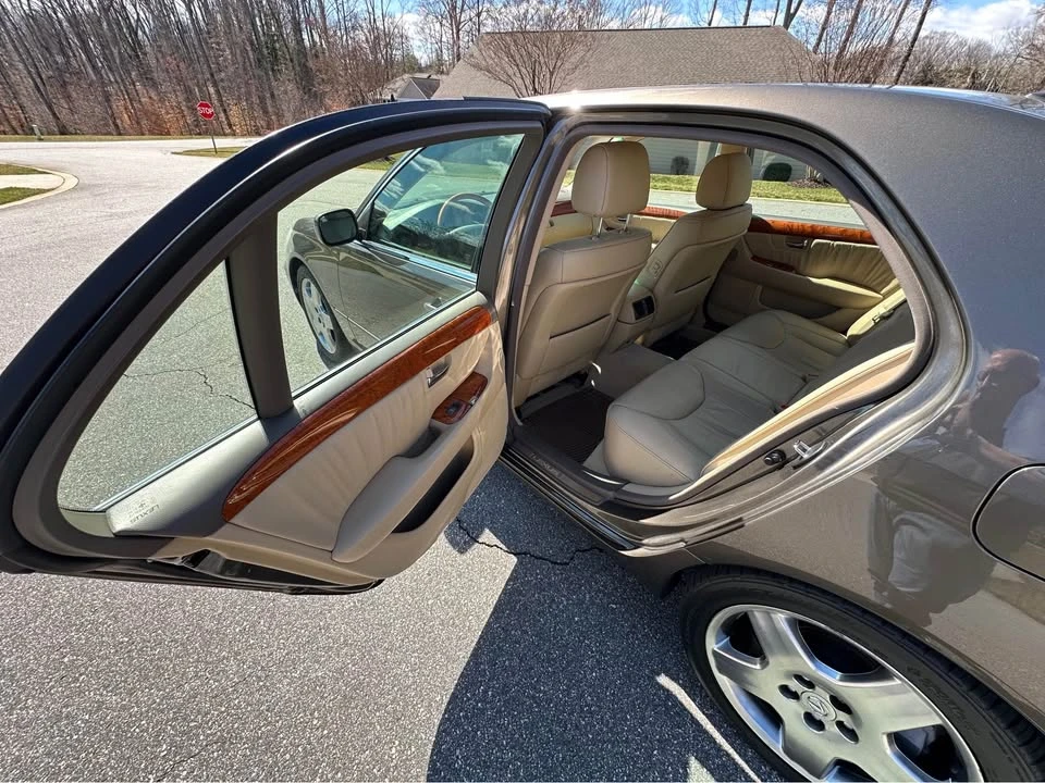 2006 Lexus LS 3rd Gen - Image 6 of 10