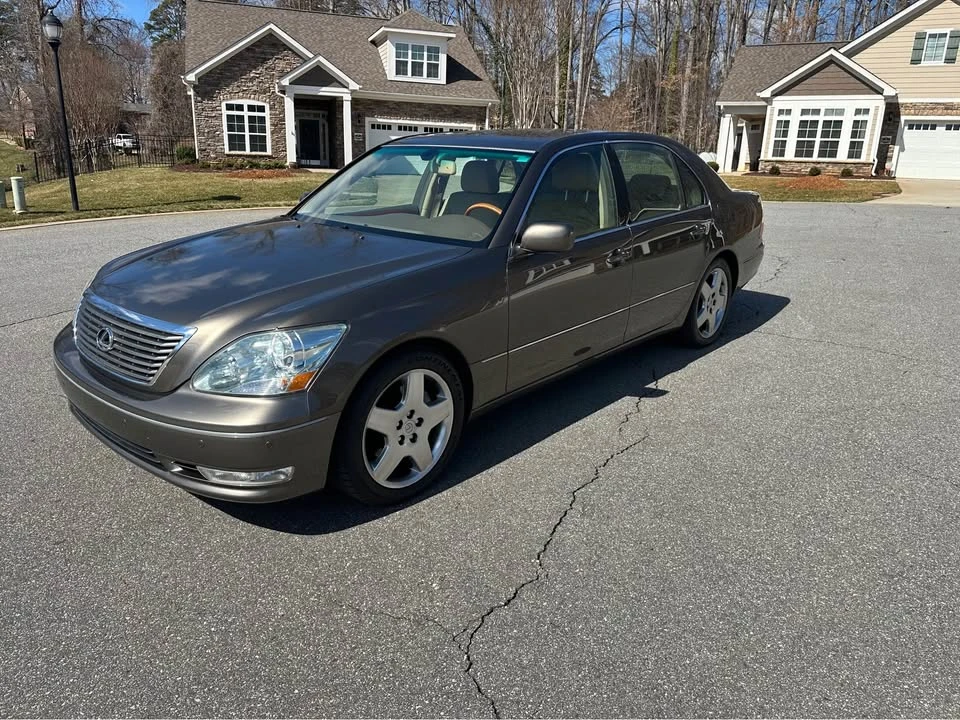 2006 Lexus LS 3rd Gen - Image 2 of 10