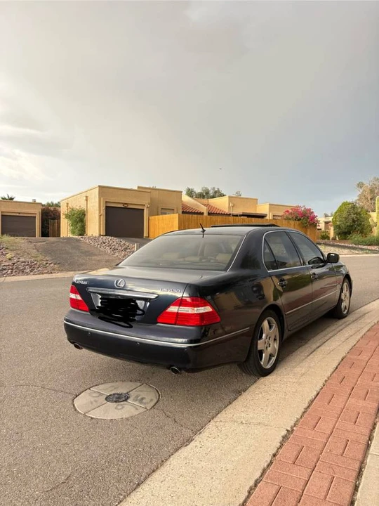 2006 Lexus LS 3rd Gen - Image 3 of 9