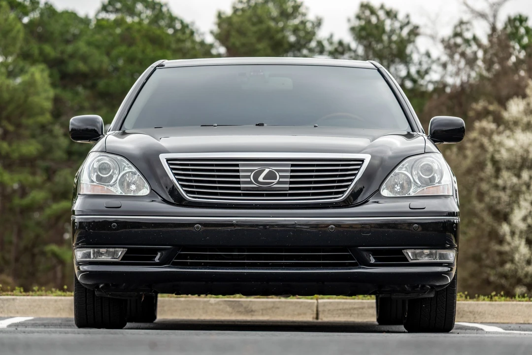2006 Lexus LS 3rd Gen - Image 2 of 31