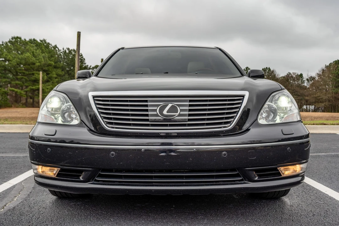 2006 Lexus LS 3rd Gen - Image 10 of 31