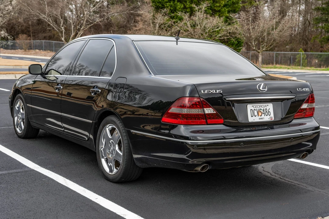 2006 Lexus LS 3rd Gen - Image 5 of 31