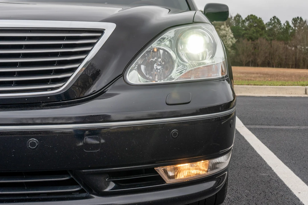 2006 Lexus LS 3rd Gen - Image 12 of 31