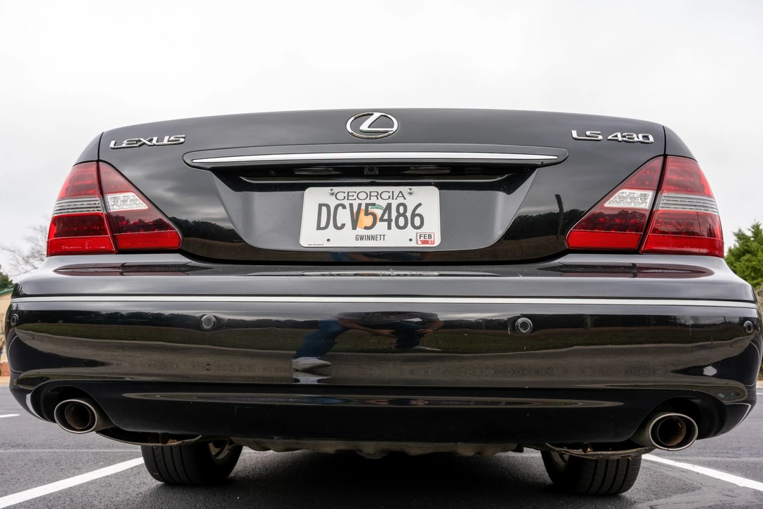 2006 Lexus LS 3rd Gen - Image 17 of 31