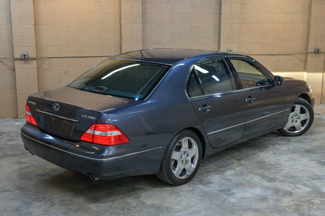 2006 Lexus LS 3rd Gen - Image 10 of 31