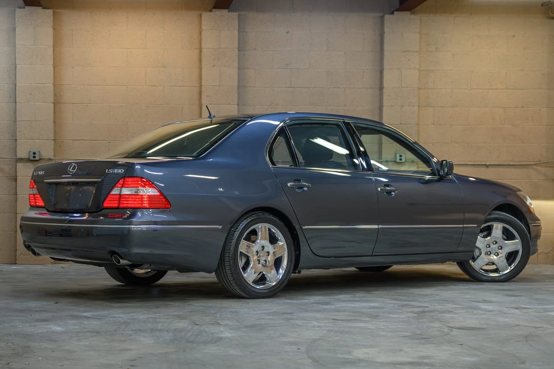 2006 Lexus LS 3rd Gen - Image 11 of 31