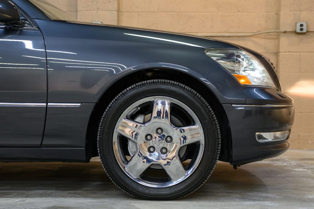 2006 Lexus LS 3rd Gen - Image 23 of 31