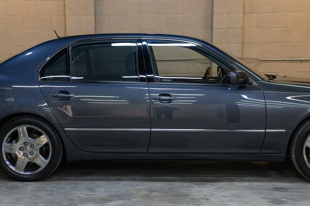 2006 Lexus LS 3rd Gen - Image 25 of 31