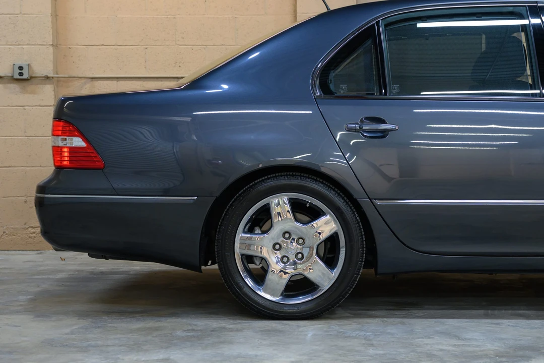 2006 Lexus LS 3rd Gen - Image 27 of 31