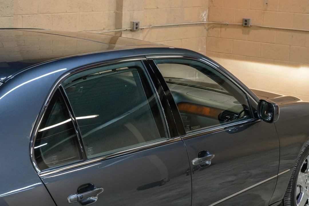 2006 Lexus LS 3rd Gen - Image 26 of 31