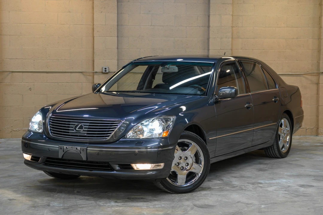 2006 Lexus LS 3rd Gen - Image 2 of 31