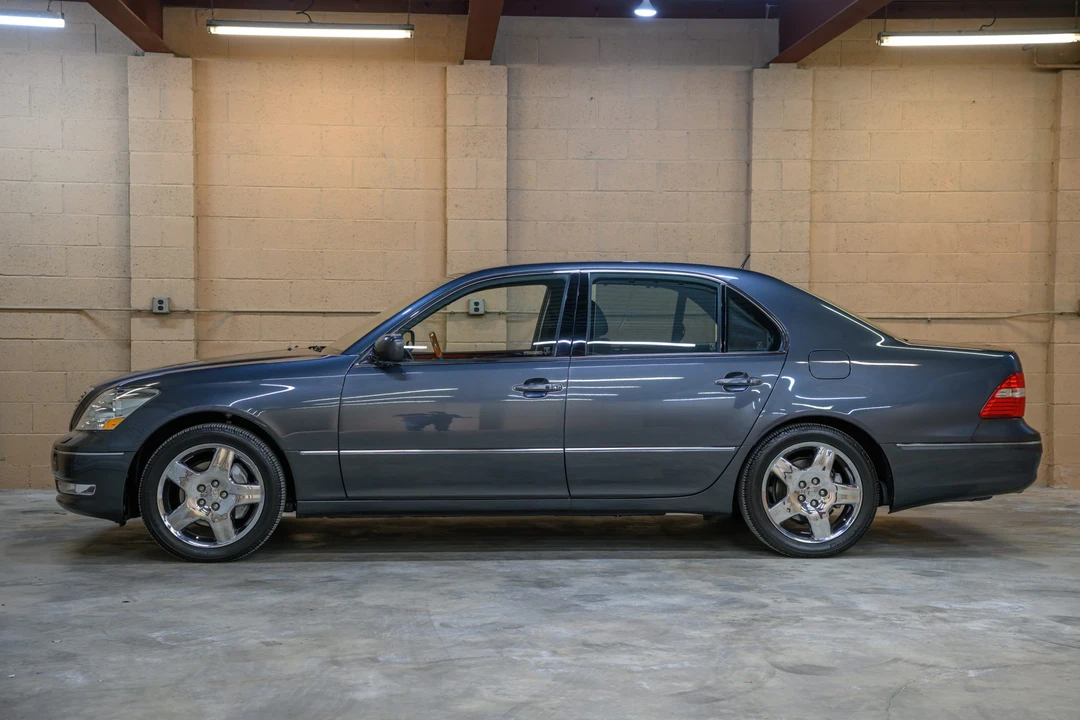 2006 Lexus LS 3rd Gen - Image 18 of 31