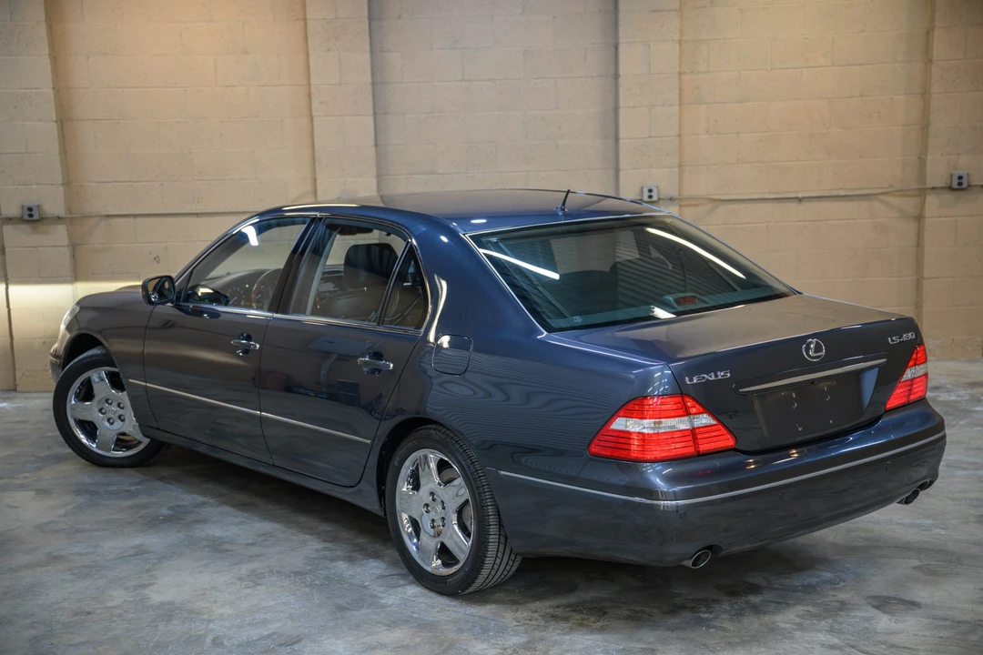2006 Lexus LS 3rd Gen - Image 16 of 31