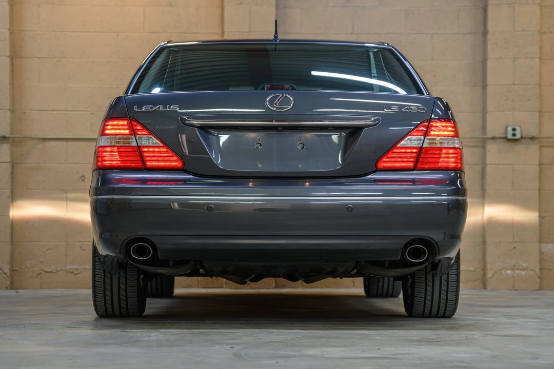 2006 Lexus LS 3rd Gen - Image 14 of 31