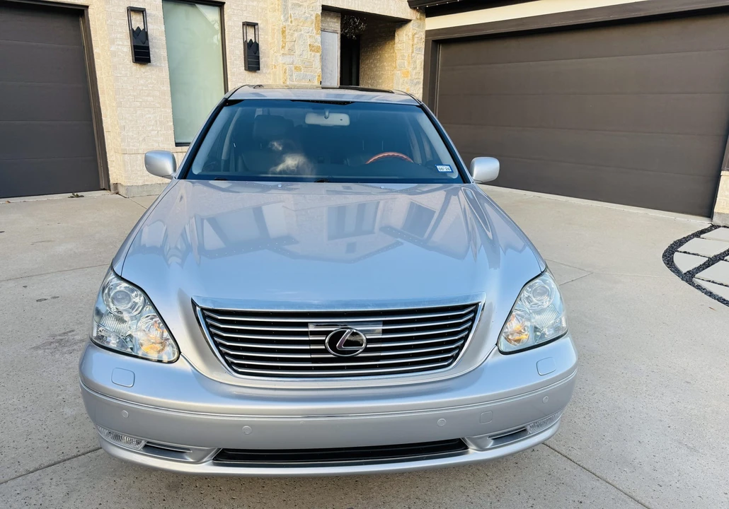 2006 Lexus LS 3rd Gen - Image 16 of 31