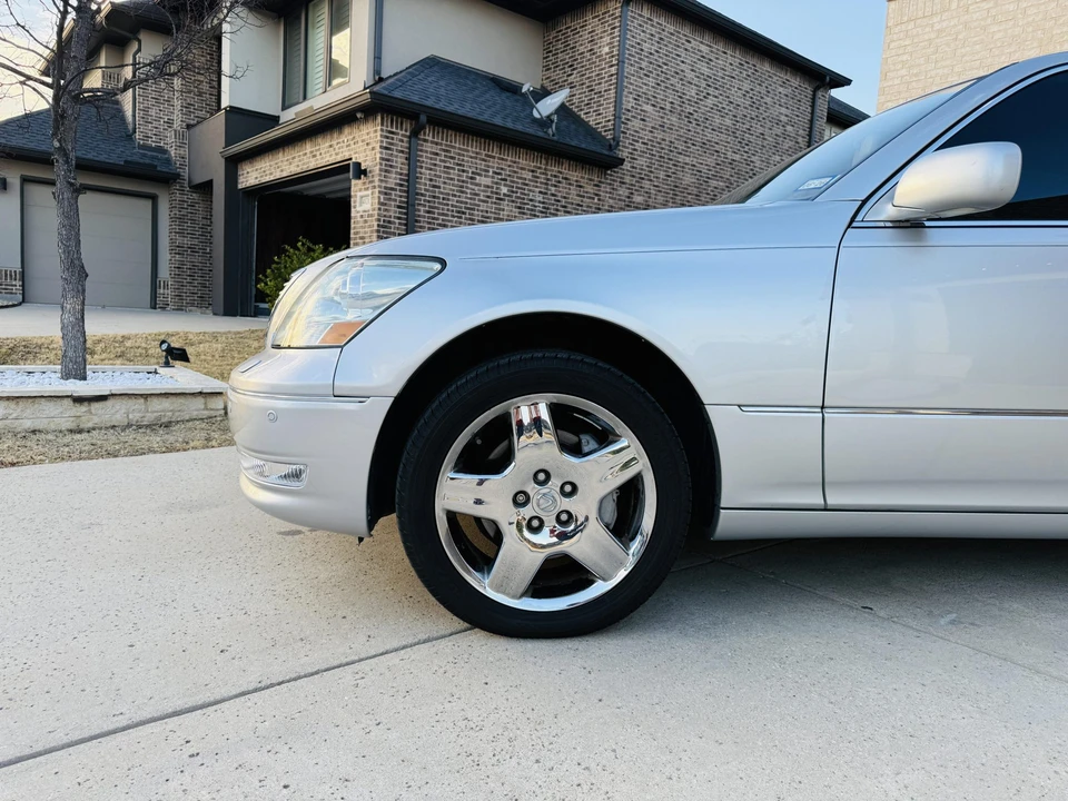 2006 Lexus LS 3rd Gen - Image 20 of 31