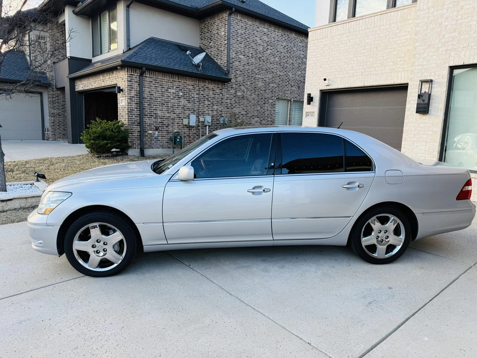 2006 Lexus LS 3rd Gen - Image 4 of 31