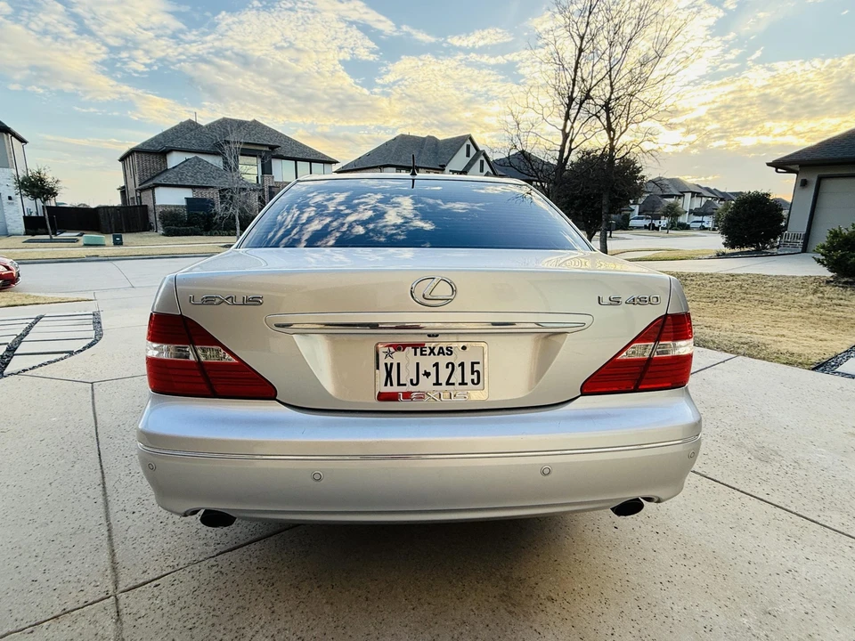 2006 Lexus LS 3rd Gen - Image 24 of 31