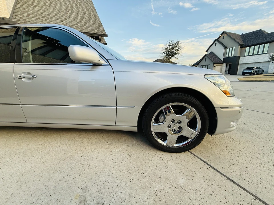 2006 Lexus LS 3rd Gen - Image 26 of 31
