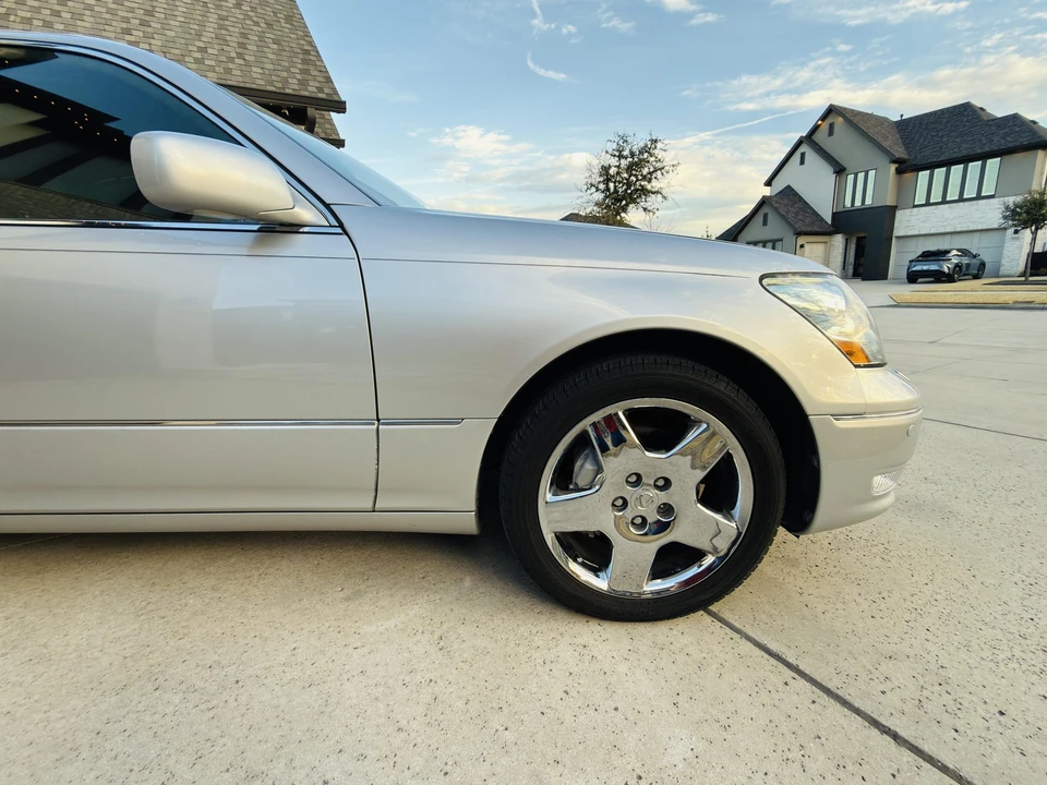 2006 Lexus LS 3rd Gen - Image 27 of 31