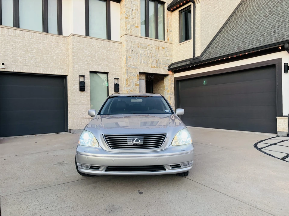 2006 Lexus LS 3rd Gen - Image 14 of 31