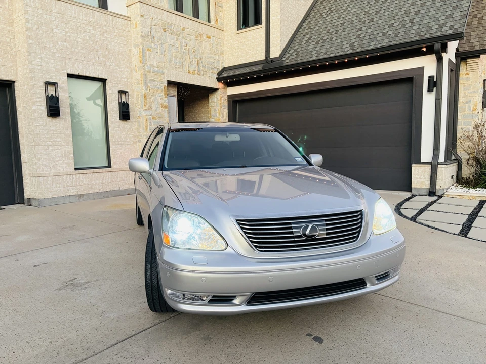 2006 Lexus LS 3rd Gen - Image 13 of 31