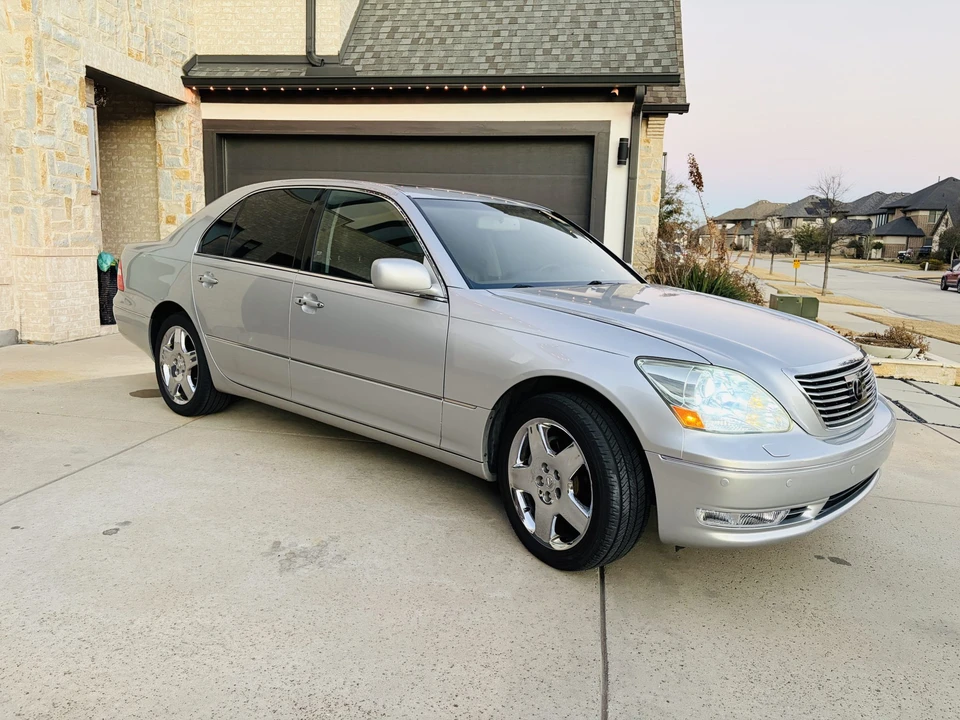 2006 Lexus LS 3rd Gen - Image 12 of 31