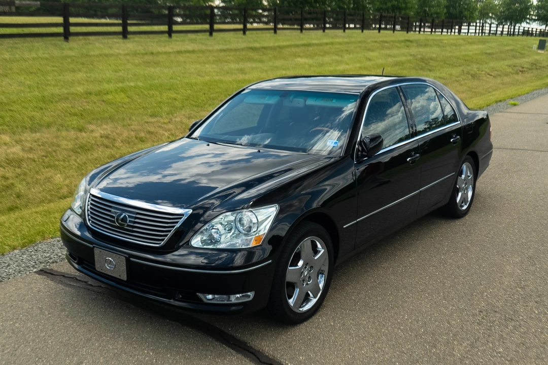 2006 Lexus LS 3rd Gen - Image 3 of 31