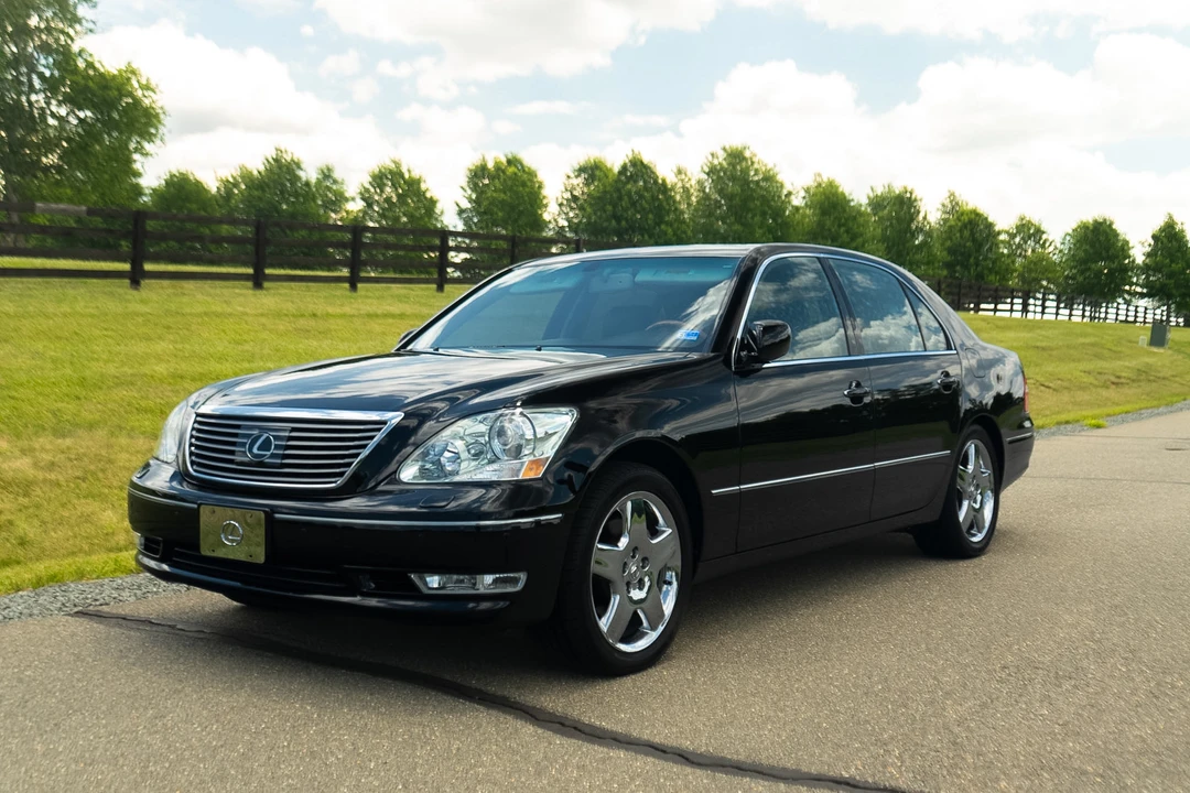 2006 Lexus LS 3rd Gen - Image 2 of 31