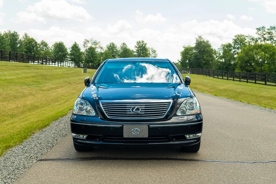 2006 Lexus LS 3rd Gen - Image 8 of 31