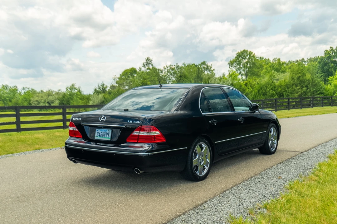 2006 Lexus LS 3rd Gen - Image 22 of 31