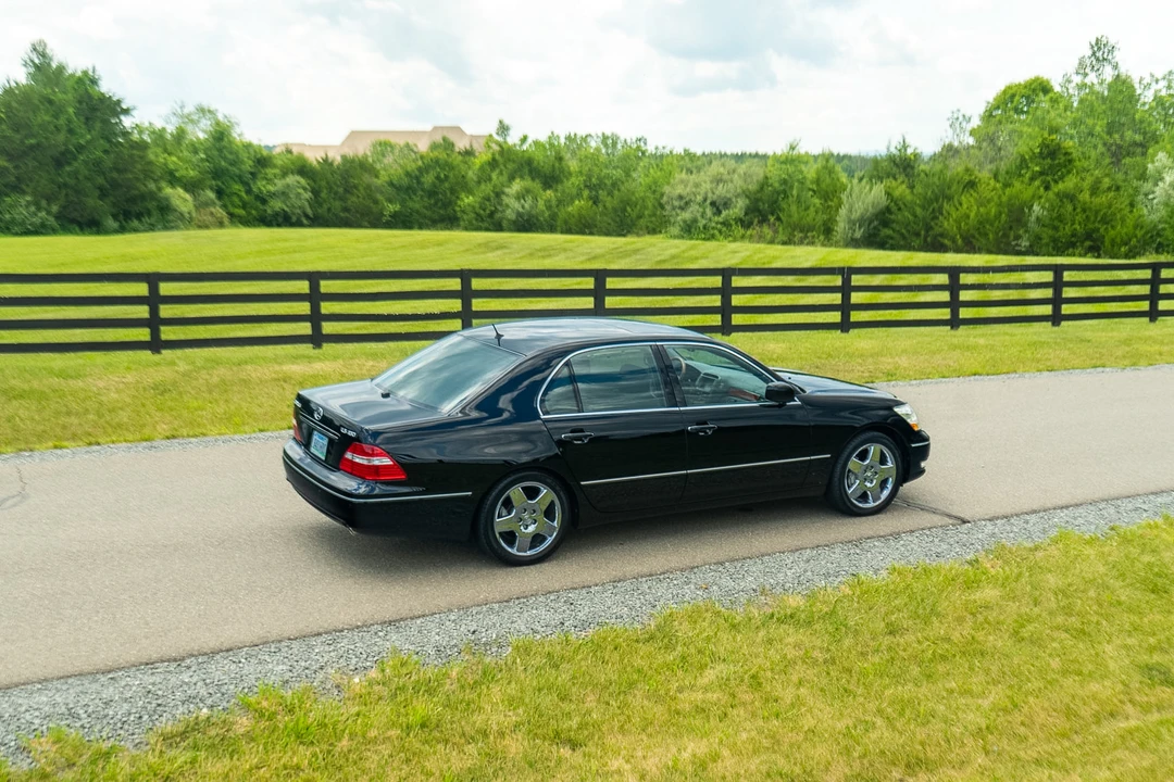 2006 Lexus LS 3rd Gen - Image 20 of 31