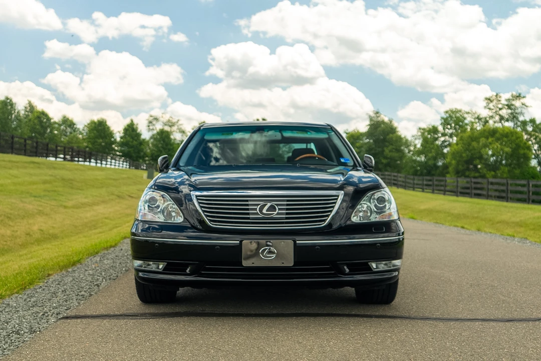 2006 Lexus LS 3rd Gen - Image 10 of 31