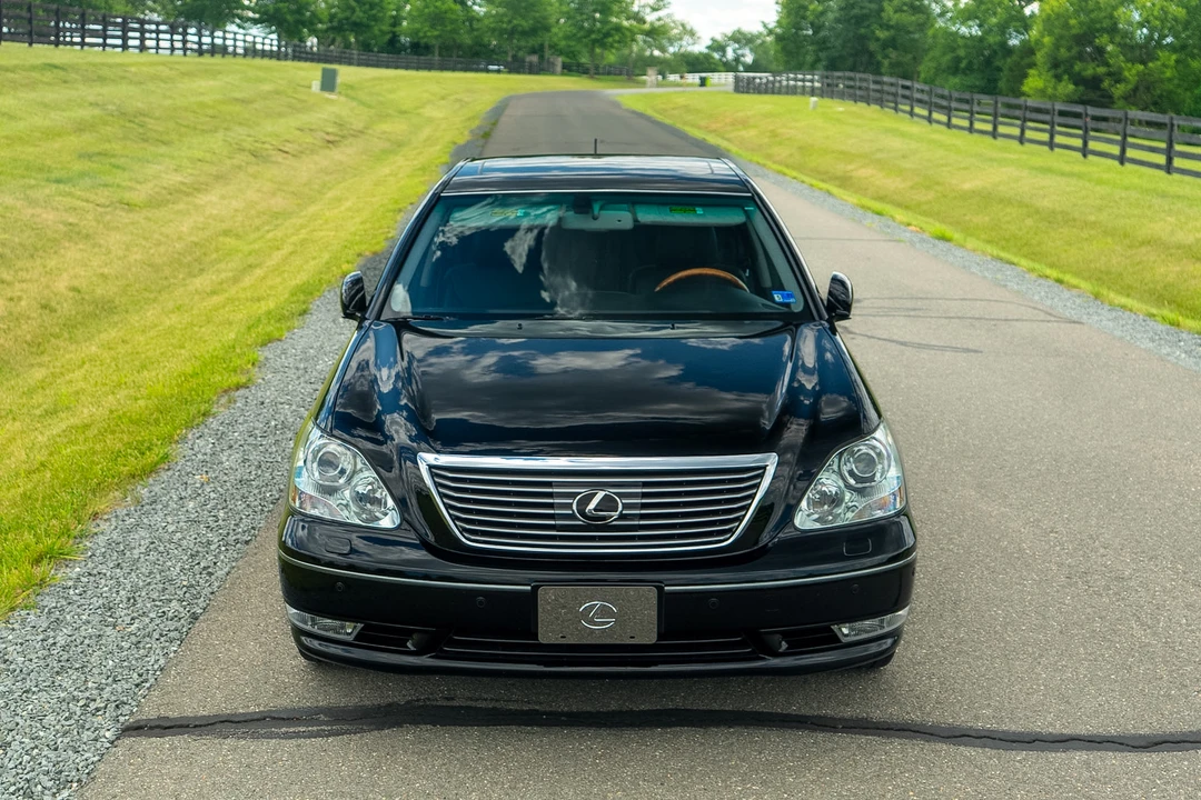 2006 Lexus LS 3rd Gen - Image 9 of 31