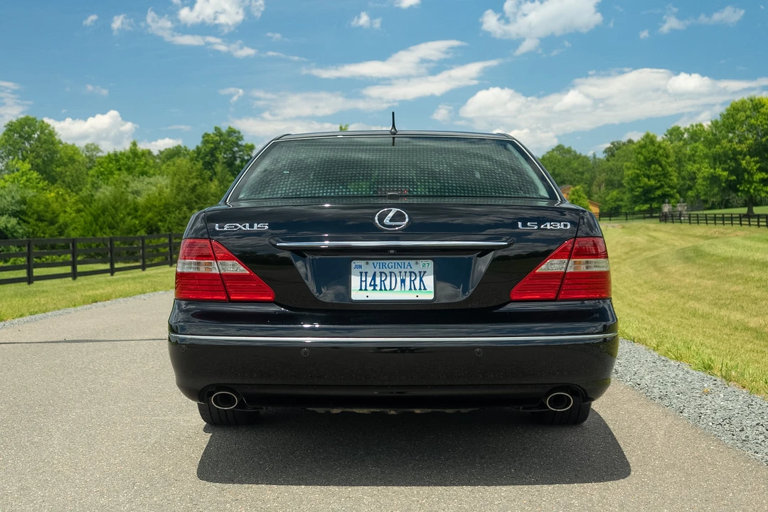 2006 Lexus LS 3rd Gen - Image 23 of 31