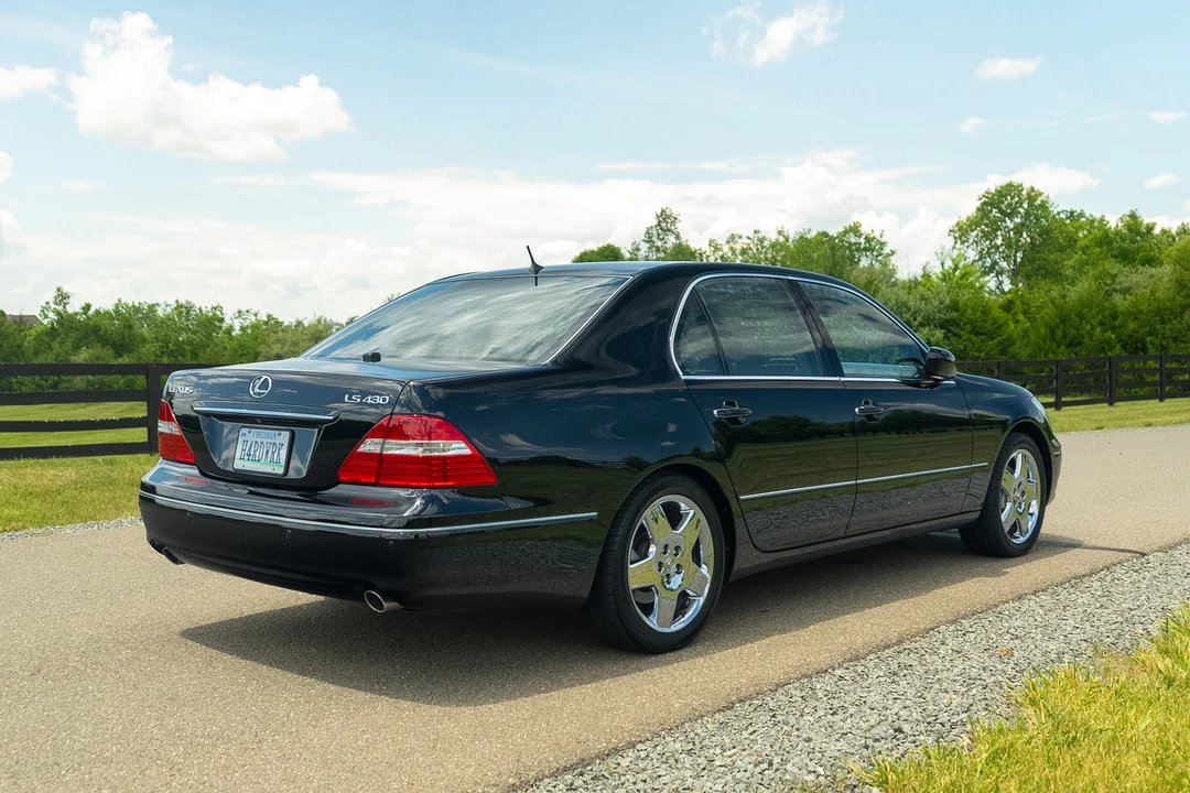 2006 Lexus LS 3rd Gen - Image 21 of 31