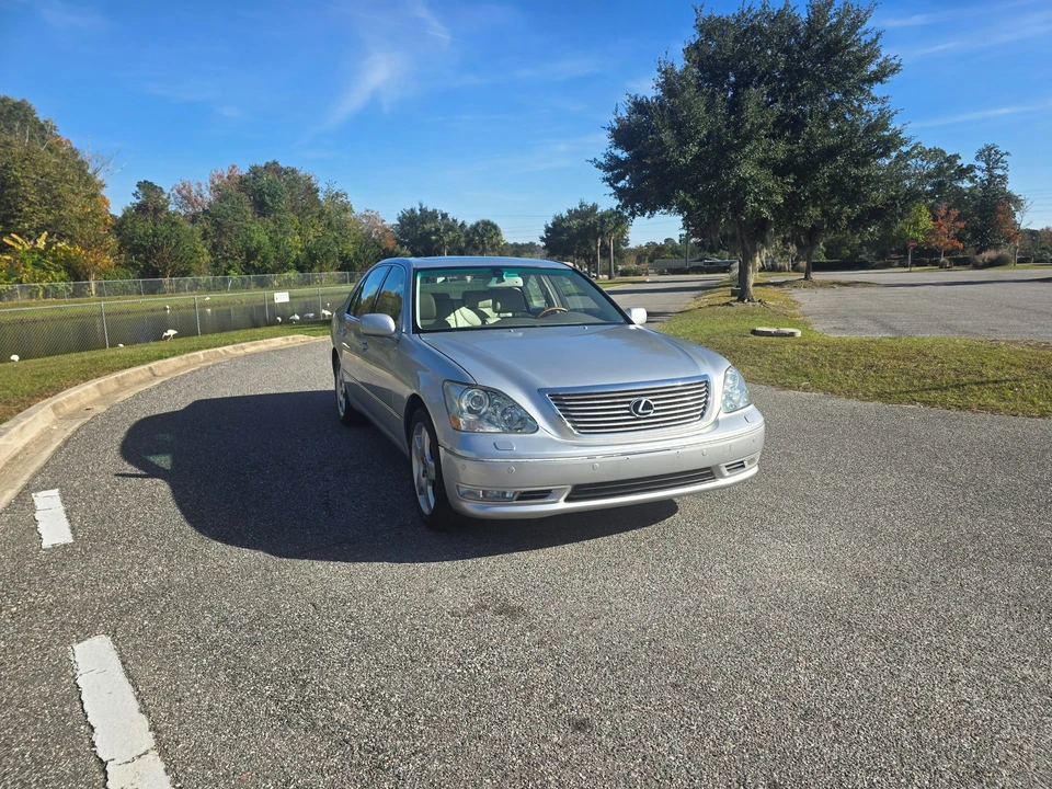 2006 Lexus LS 3rd Gen - Image 5 of 31