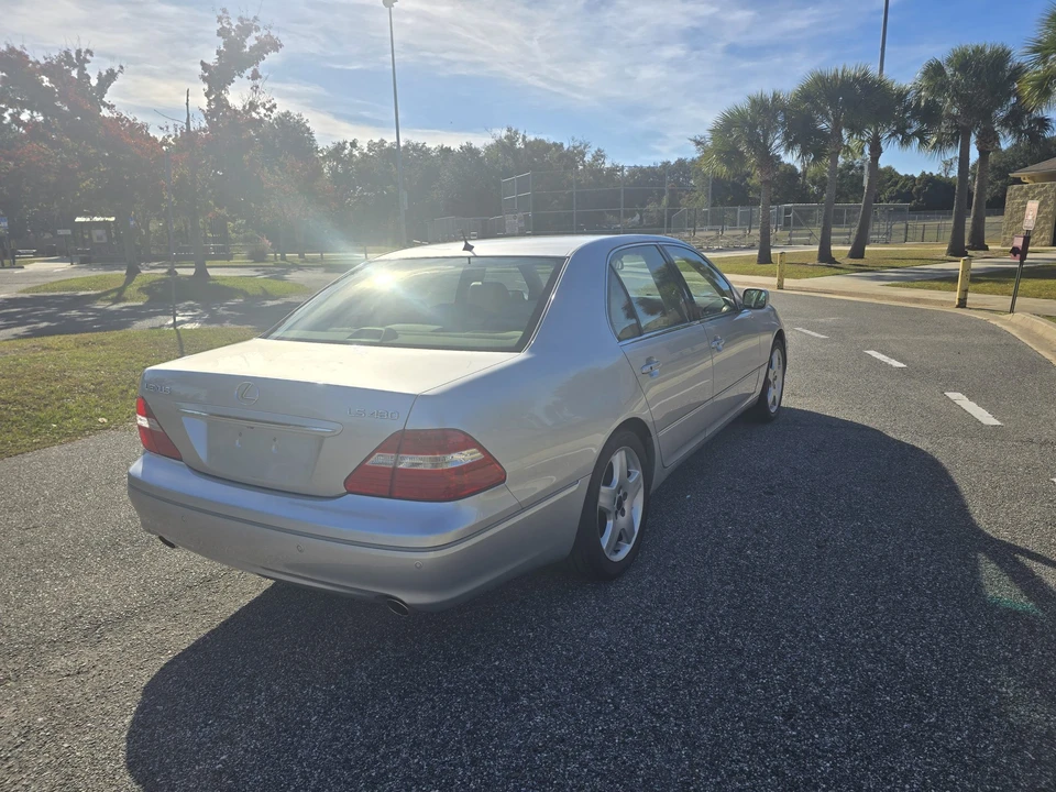 2006 Lexus LS 3rd Gen - Image 14 of 31