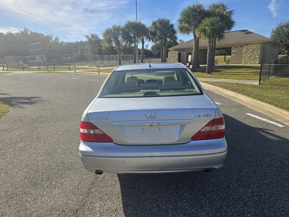2006 Lexus LS 3rd Gen - Image 18 of 31