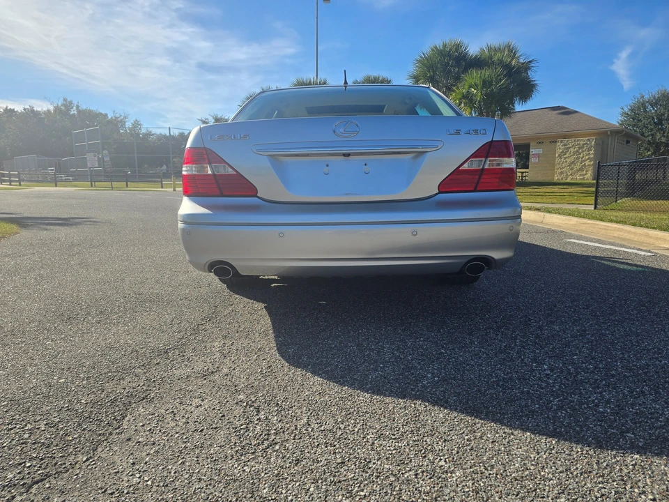2006 Lexus LS 3rd Gen - Image 19 of 31