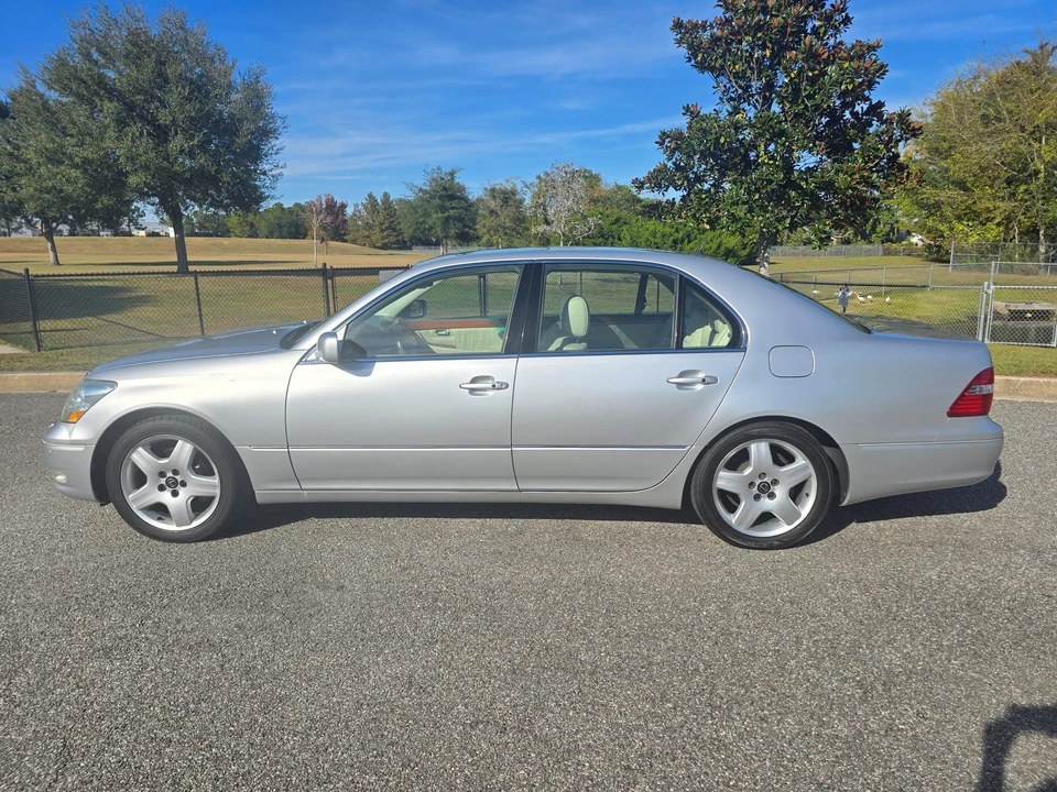 2006 Lexus LS 3rd Gen - Image 26 of 31