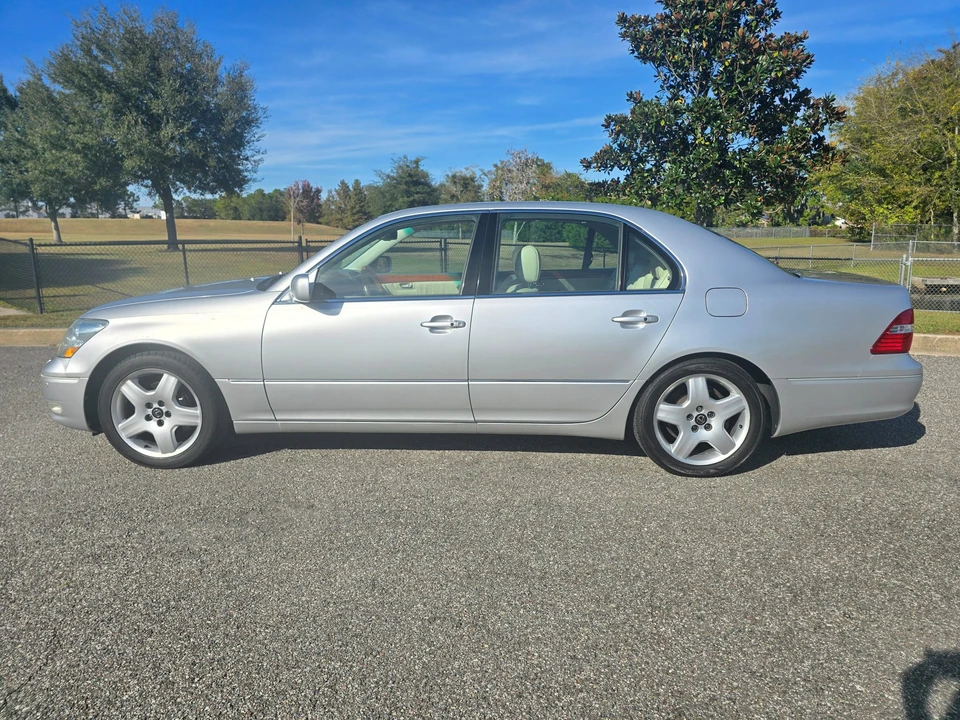 2006 Lexus LS 3rd Gen - Image 27 of 31
