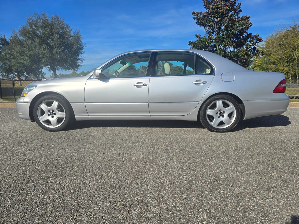 2006 Lexus LS 3rd Gen - Image 28 of 31