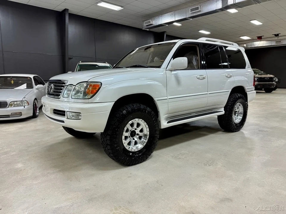 2006 Lexus LX 2nd Gen - Image 8 of 12