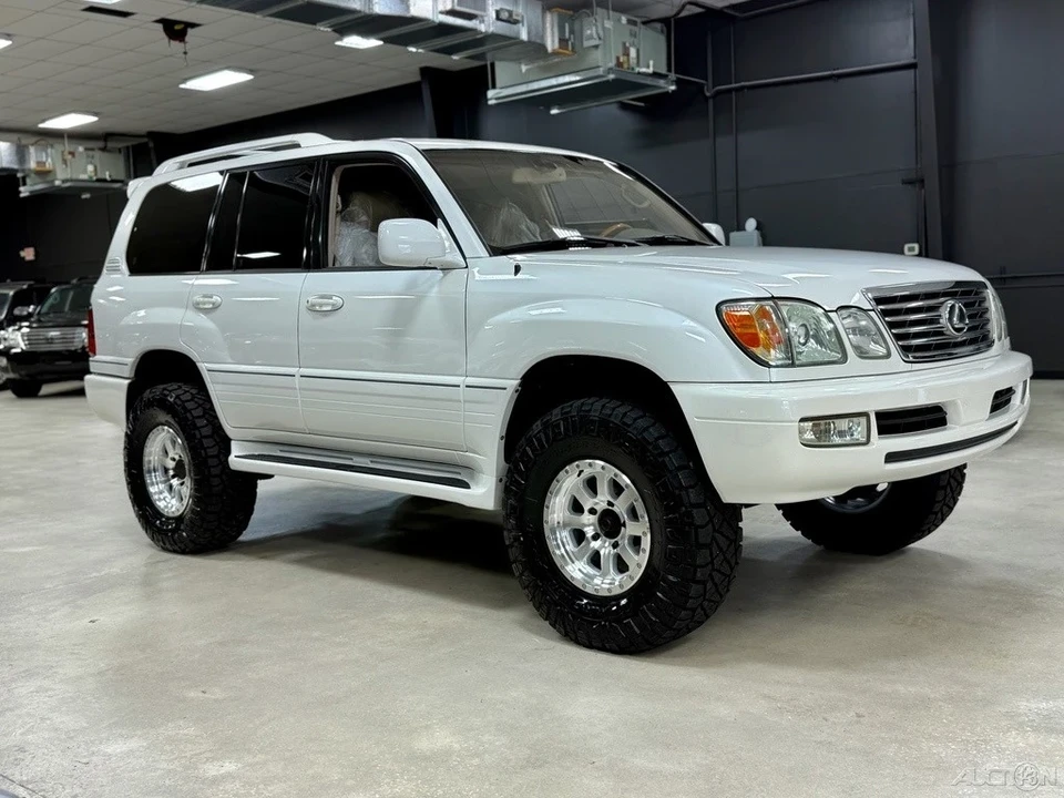2006 Lexus LX 2nd Gen - Image 4 of 12